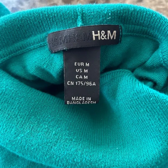 H&M Turtle Neck - Picture 2 of 2